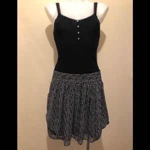 GAP FLOUNCE FIT AND FLARE SKIRT Sz 2
